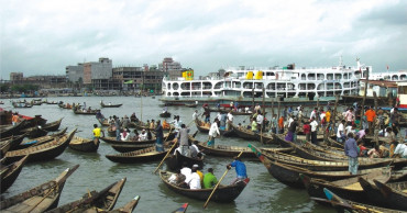 Launch employee hacked to death at Sadarghat