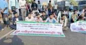 Bank officials block Ctg–Cox’s Bazar highway protesting termination of 7,000 employees