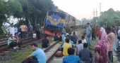 Rail link between Dhaka and northern districts snapped after Pabna derailment