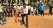 Rishi Sunak visits Mumbai, plays tennis ball cricket