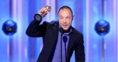 Stephen Graham briefly loses Golden Globe trophy during rushed flight