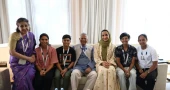 Prof Yunus introduces Bangladeshi female athletes at Earthna Summit