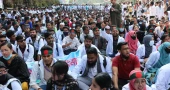 MATS students block Shahbagh creating traffic chaos