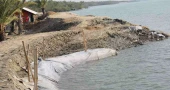 Many embankments turn vulnerable in Khulna’s Koyra; Fear grips residents